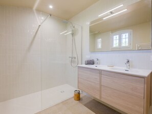 Hair dryer, towels - Le Beauregard by Interhome (Les Issambres)
