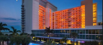 ESCAPE TO BEACHFRONT VILLA IN MARCO ISLAND - 3 BR at MARRIOTT'S CRYSTAL SHORES