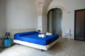 2 bedrooms, iron/ironing board, free WiFi, bed sheets - Ancient Divinia Cave in the Heart of Ostuni (Ostuni)