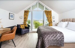 4 عدّة غرف نوم ومكواة/لوح كي وسرير سفر وواي فاي