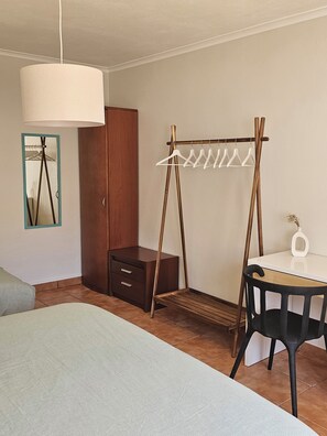 2 chambres, fer et planche Ă repasser, Wi-Fi, draps fournis