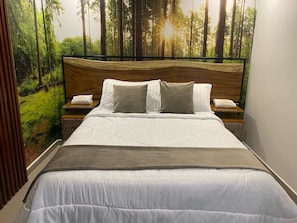 Luxury-Doppelzimmer, 1 Doppelbett, mit Bad, Erdgeschoss | Hochwertige Bettwaren, laptopgeeigneter Arbeitsplatz