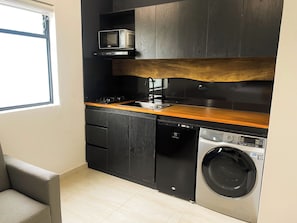 Luxury Apartment, 1 Bedroom | Private kitchen