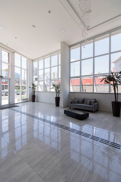 Contemporary Studio - GRU