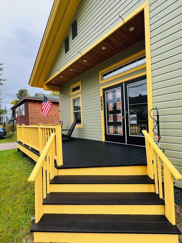 Lil E's Pad #1 -The ultimate Adirondack apartment for two.  