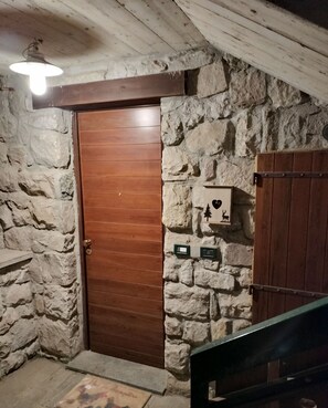 Interior - Luxury studio apartment in villa. 50 MT from cable car departure. Unique position (Limone Piemonte)