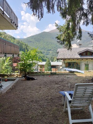 Property grounds - Luxury studio apartment in villa. 50 MT from cable car departure. Unique position (Limone Piemonte)