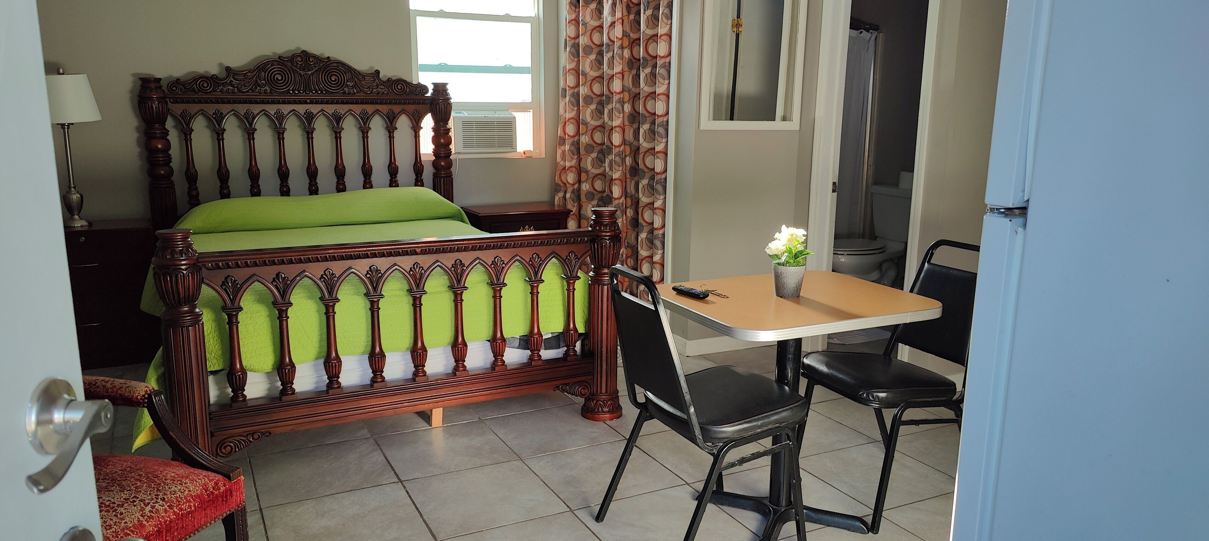 Guesthouse 10 minutes from Universal Studios 25 minutes from theme parks.