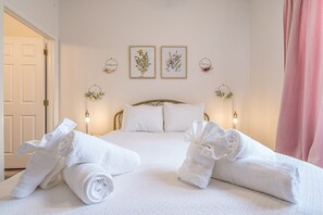 4 Schlafzimmer, Bügeleisen/Bügelbrett, WLAN, Bettwäsche