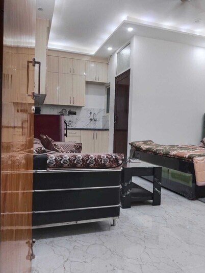 Charming Studio Apartment for Rent in the Heart of the City