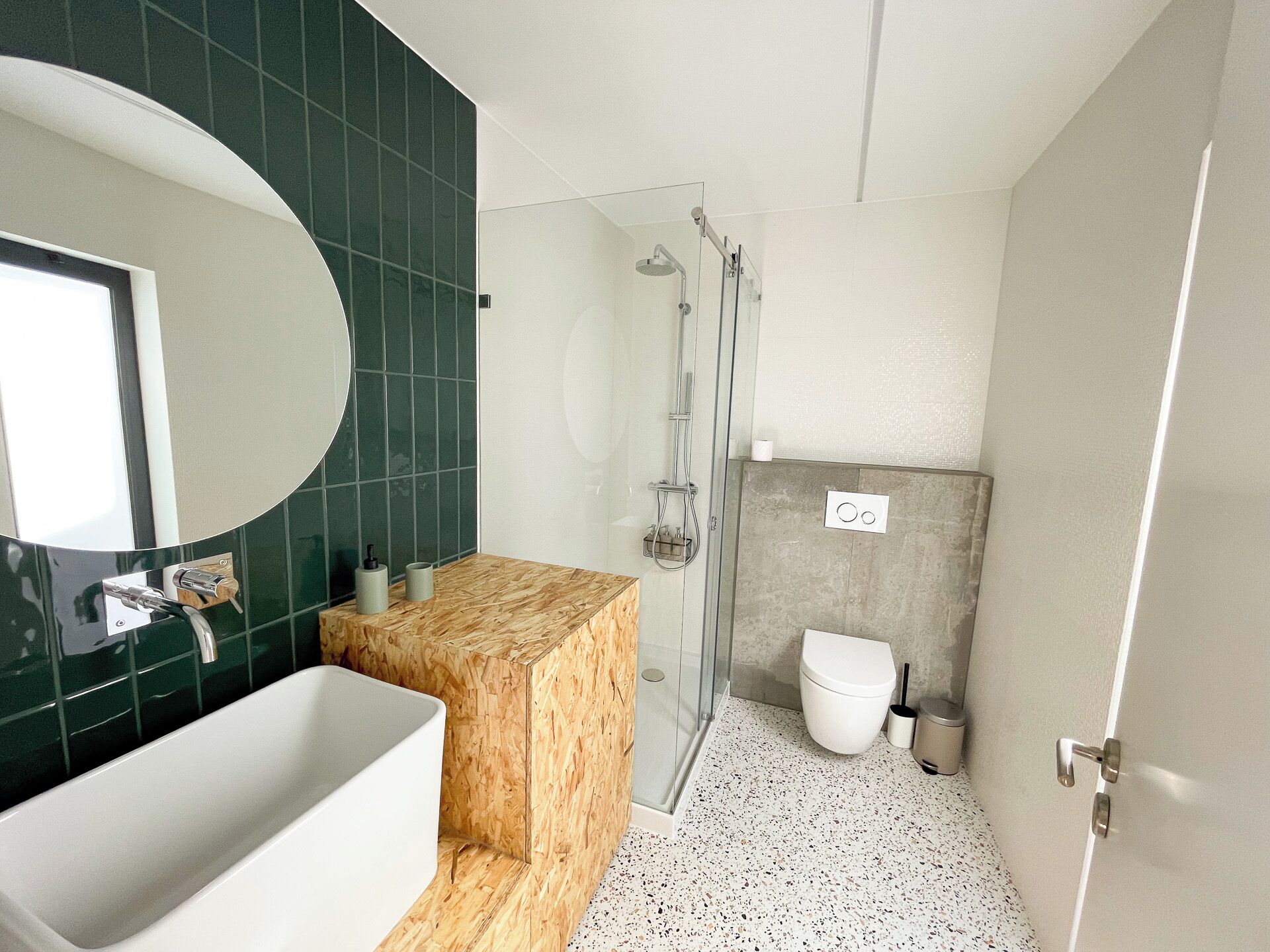 Shower, eco-friendly toiletries, hair dryer, towels
