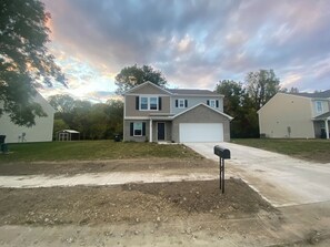 Exterior - The Shmoe Abode (Xenia)