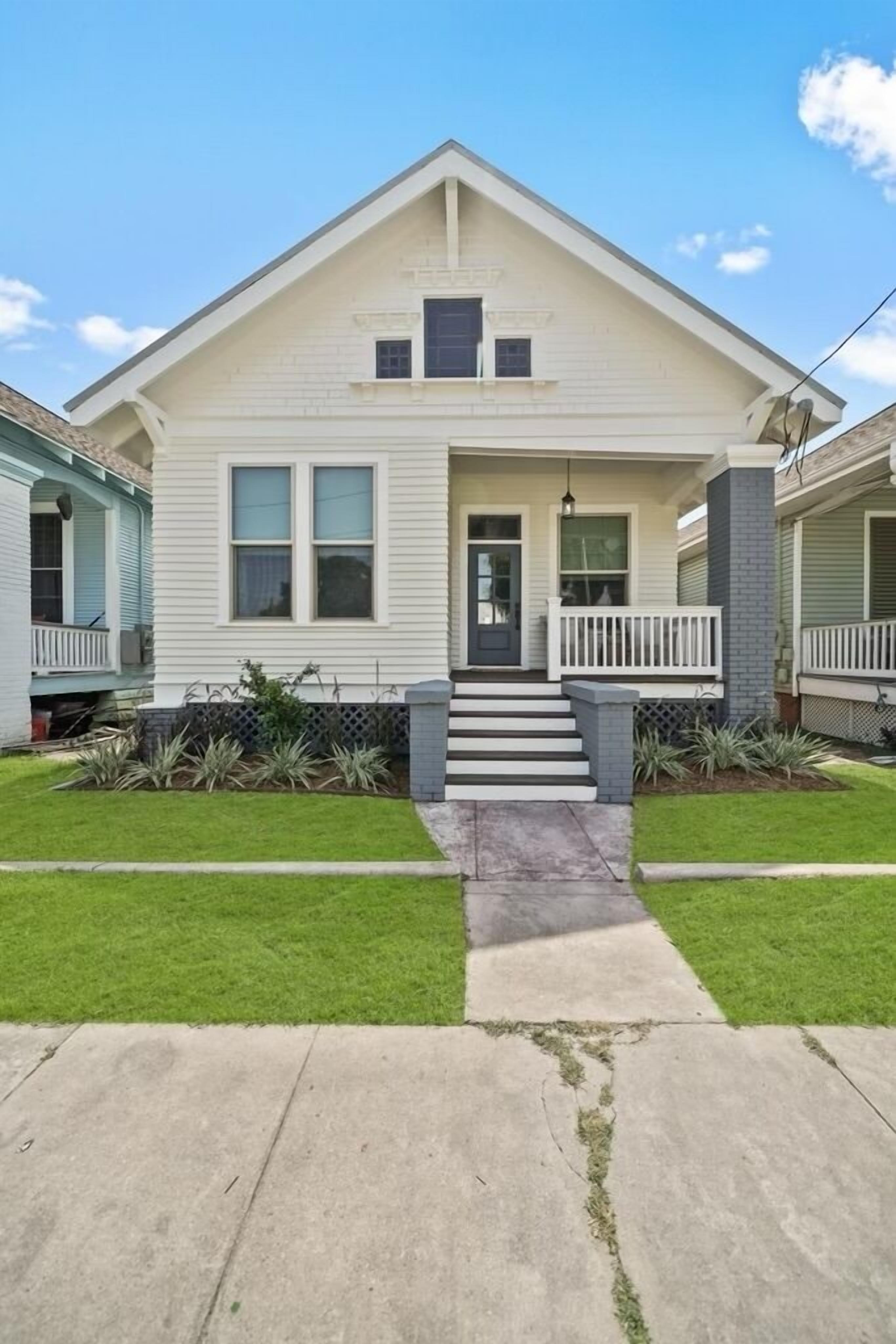 1930s craftsman home, seen on Restoring Galveston.  5 blocks from the Seawall.  
