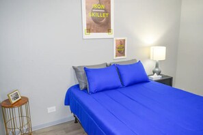 1 chambre, fer et planche à repasser, lit parapluie, Wi-Fi gratuit