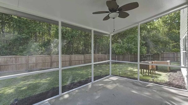 Terrace/patio - Close downtown Columbia. Explore the deep and vibrant history of Columbia, SC. (Columbia)