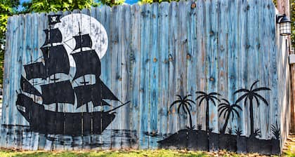 Pirate Seeking crew. Downtown with hot tub!