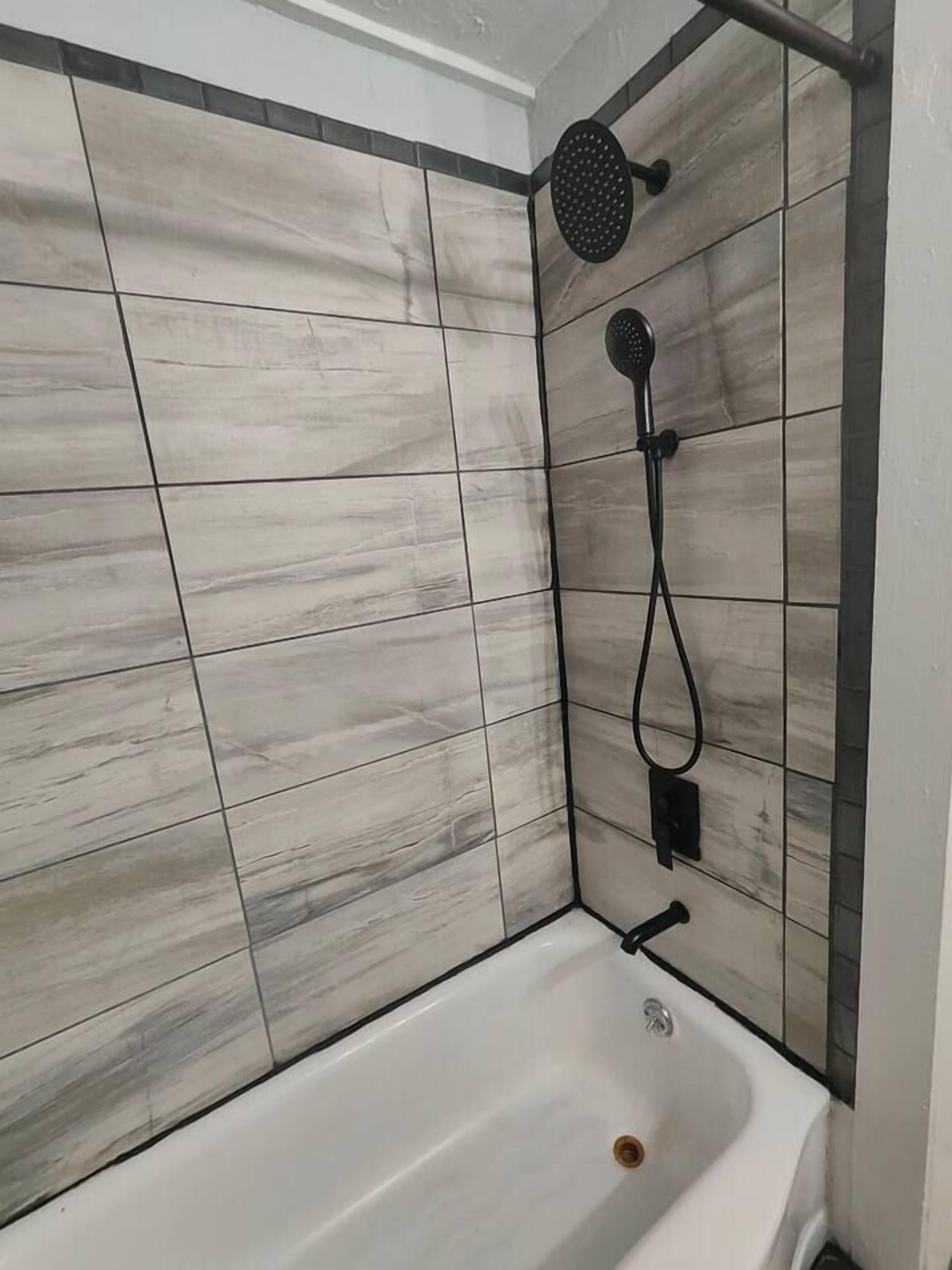 Haartrockner, Bidet, Handtücher