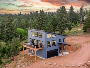 Exterior - Mountain & Pond Views, Hot Tub, Stargazing, Kid + Dog Friendly, Loft+3BR (Florissant)