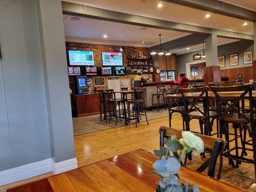 A Must-visit Destination That's Truly Worth A Stop : Historic Royal Hotel Guyra