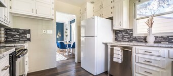 Newly Renovated 1950's local Charmer-Sleeps 8