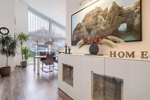 Dining - Idyllic Holiday Home with Private Terrace and Wi-Fi (Edewecht)