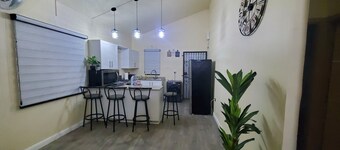 Zen at Phoenix 24hr security- Gated Community
Luxury & comfort in a modern space