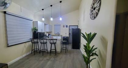 Zen at Phoenix 24hr security- Gated Community
Luxury & comfort in a modern space