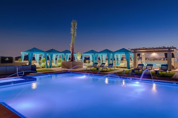 Outdoor pool - Rooftop Pool with Views-King Beds-Parking 1123 (Scottsdale)