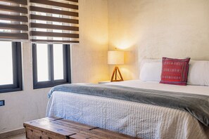 2 Schlafzimmer, Schreibtisch, Bügeleisen/Bügelbrett, Reisekinderbett