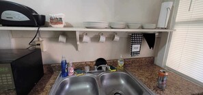 冰箱、微波炉、烤箱、炉灶