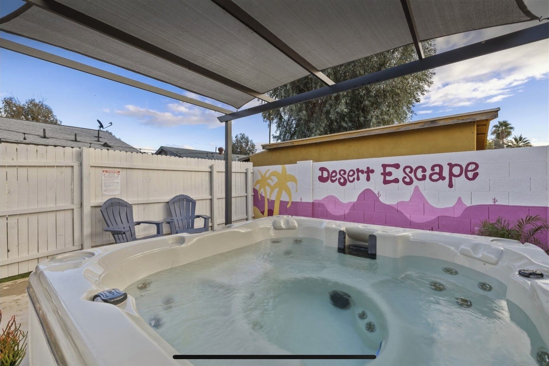 Bright, cozy Studio with Hot Tub! Central to everything in Scottsdale/Phoenix!