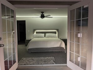 3 bedrooms, free WiFi, bed sheets - Enjoy a new remodeled house minutes away from Anna Maria Island (Bradenton)