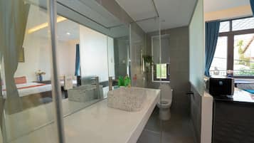 Luxury Room | Bathroom
