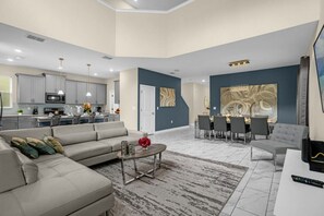 Smart TV - Disney Vacation Villa | Pool • BBQ • Resort Clubhouse (Kissimmee)