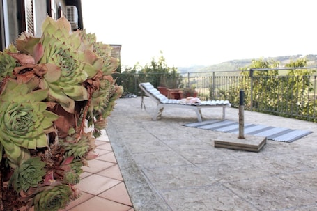 Terrace/patio. La Culla Tra I Vigneti - Stanza