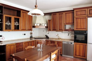 Fridge, microwave, oven, stovetop - La Culla Tra I Vigneti - Stanza (Grazzano Badoglio)