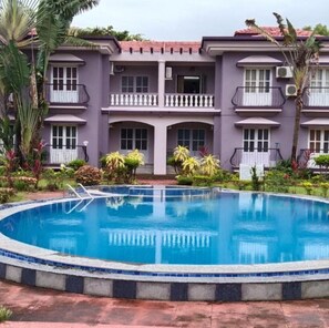 Pool - BEACH APARTMENT 2 (Colva)
