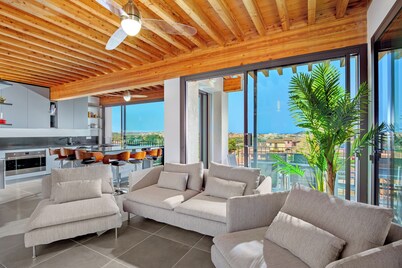 Villa Mirtillo with sea view and pool 400 mt from Golfo Aranci beach