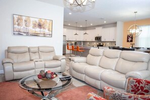 Smart TV, offices - Home 6BR - Prime Location (Kissimmee)