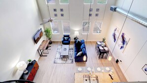 Superior Apartment | Mountain view - Loft with Views-King Bed-Close to Shop/Dine-Parking 4011 (Phoenix)