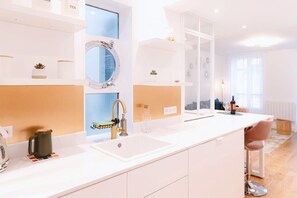 Interior - Quiet and Elegant - near Eiffel Tower and Rue Cler (Paris)