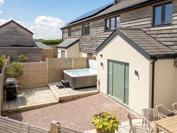 Cottage | Interior - Farmyard House (Amlwch)