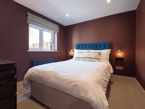 3 dormitorios, decoración individual, mobiliario individual