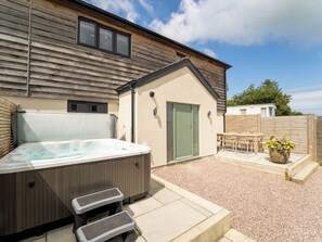 Cottage | Interior - Farmyard House (Amlwch)