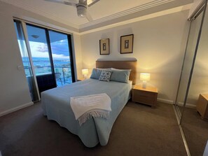 2 bedrooms, in-room safe, desk, iron/ironing board
