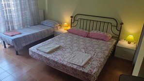 5 bedrooms, iron/ironing board, free WiFi, bed sheets