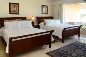 2 bedrooms, iron/ironing board, WiFi, bed sheets - Gran Marina Puerto Aventuras: garden and pool (Puerto Aventuras)