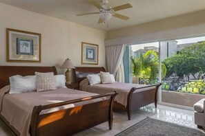 2 bedrooms, iron/ironing board, WiFi, bed sheets - Puerto Aventuras Apartment: Jacuzzi & Balcony (Puerto Aventuras)