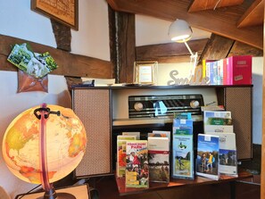 Game room - AVAHOME: HOUSE for 16 PEOPLE in the middle of CANDEL, WLAN, NETFLIX, KITCHEN, PARKING SPACES (Kandel)