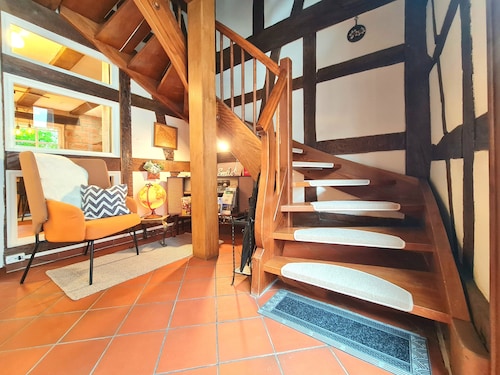 AVAHOME: HOUSE for 16 PEOPLE in the middle of CANDEL, WLAN, NETFLIX, KITCHEN, PARKING SPACES